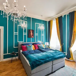 Glamour Frida Apartment Prag